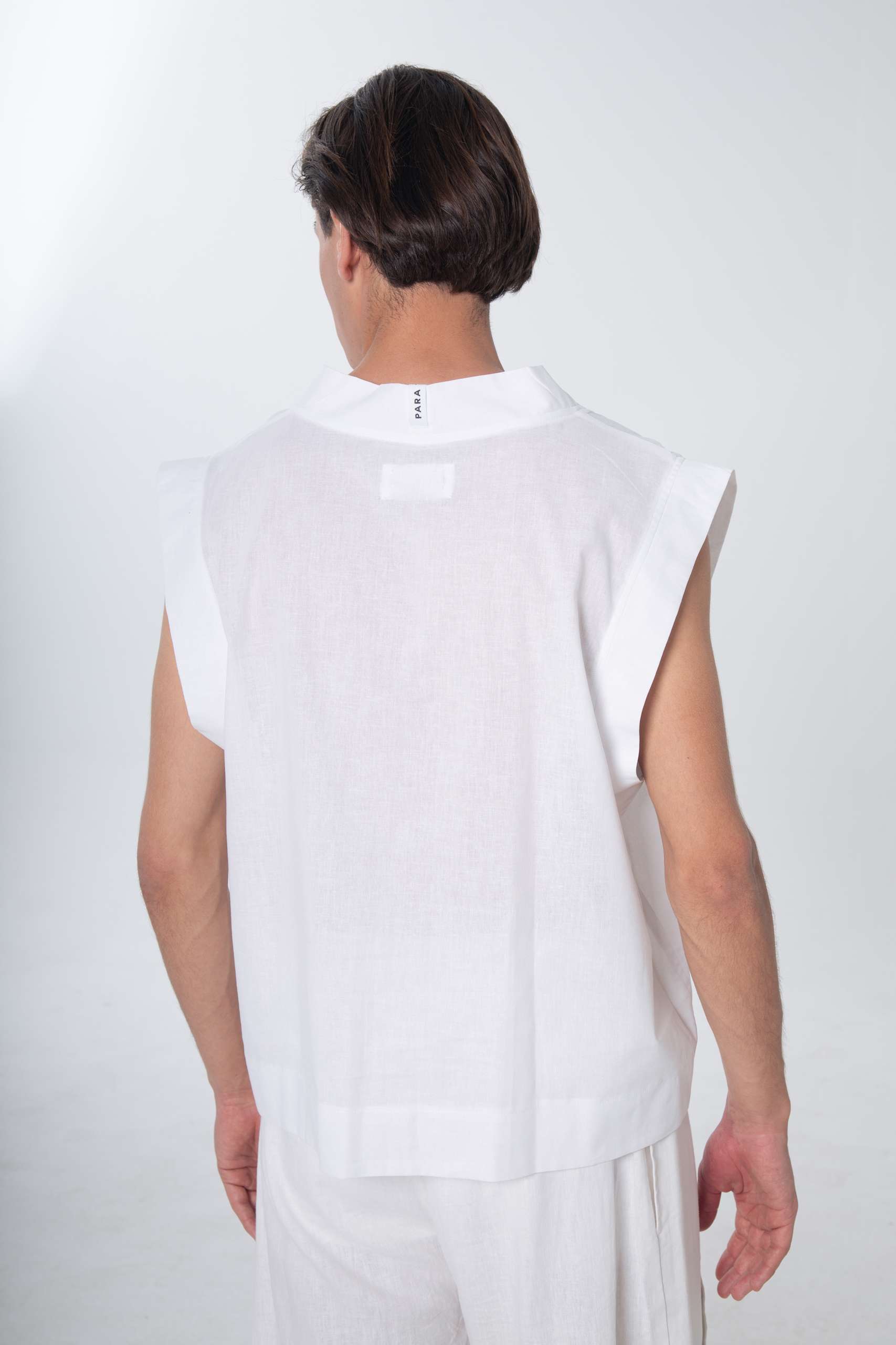 Para Todos Linen Vest White