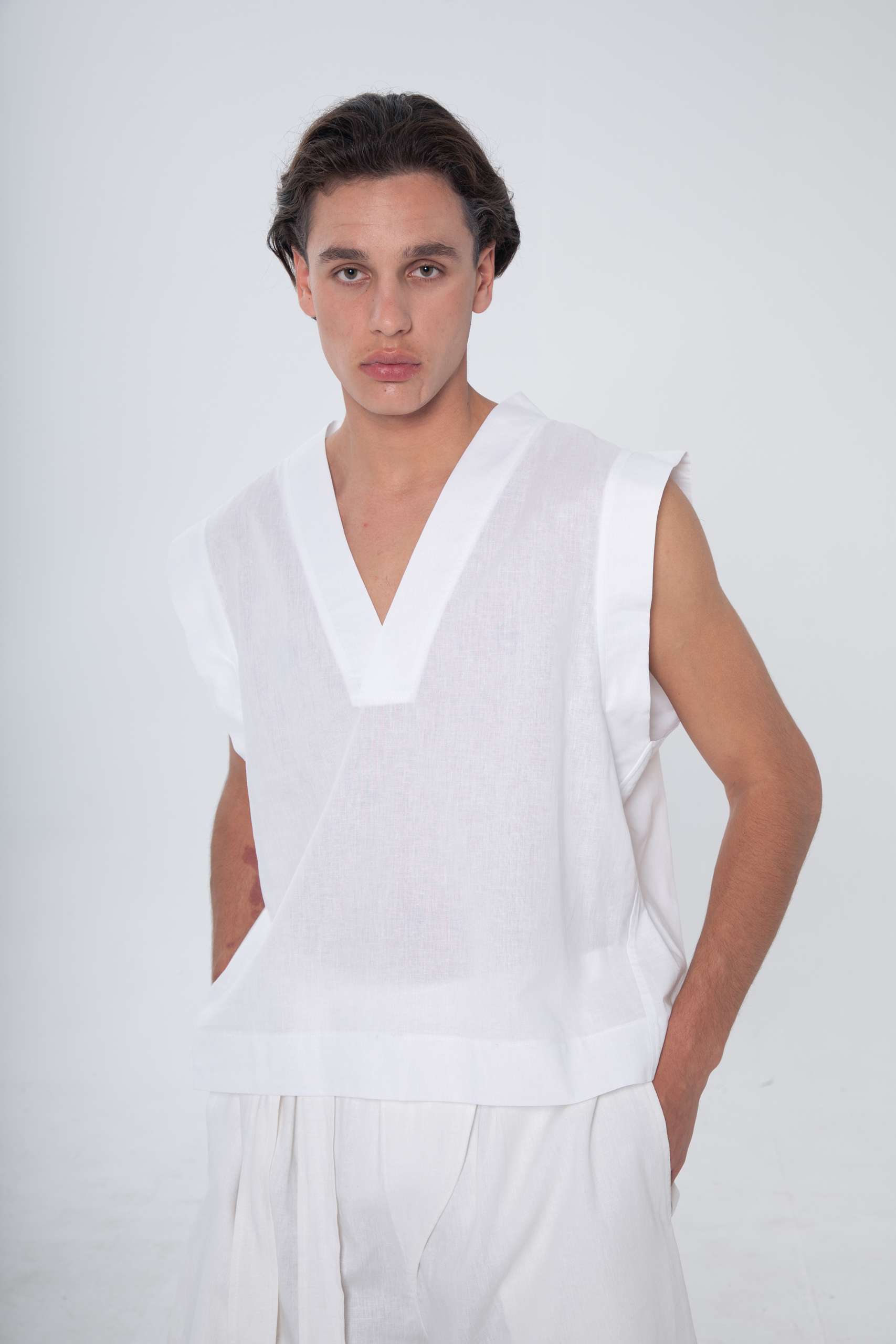 Para Todos Linen Vest White