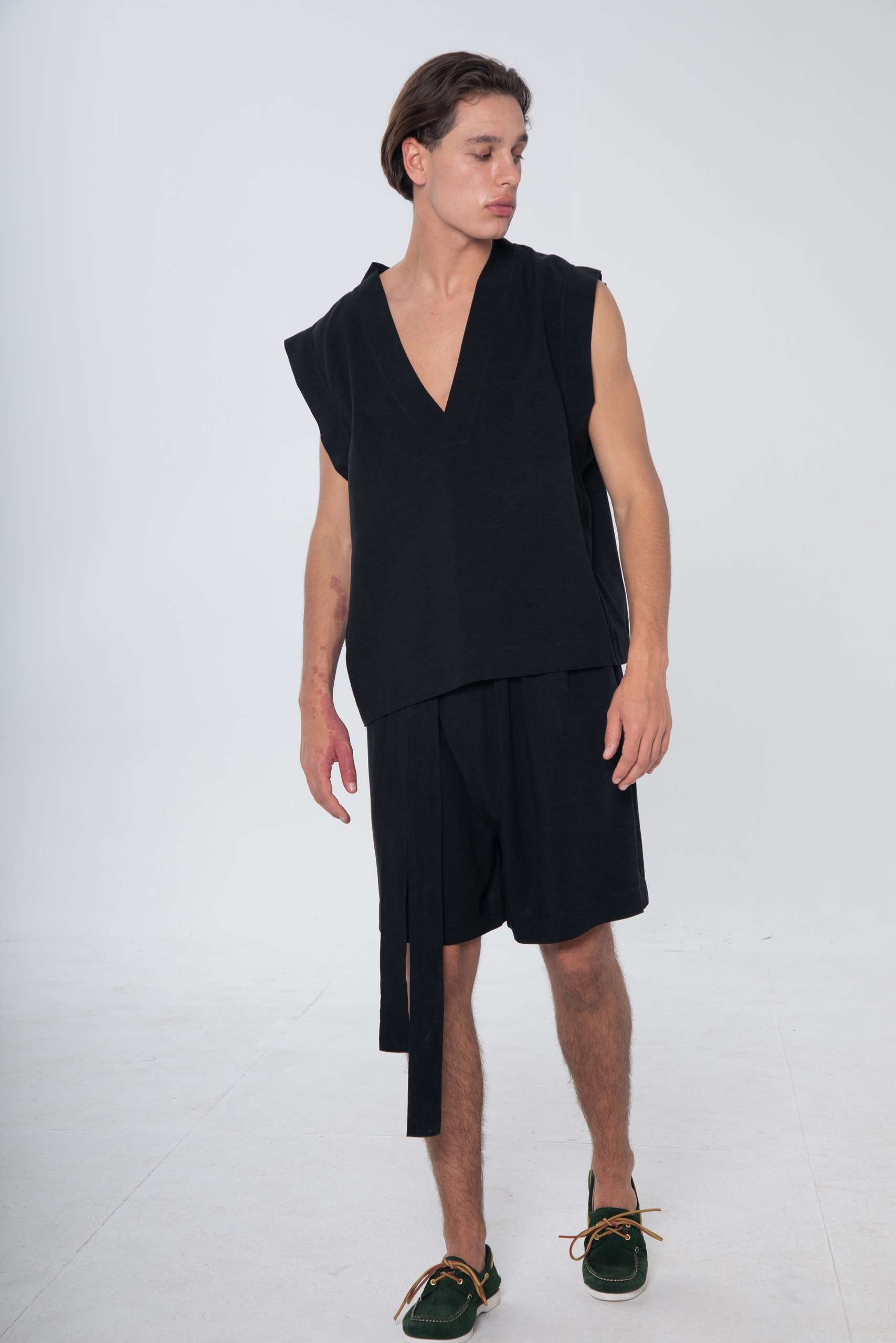 Para Todos Linen Vest Black