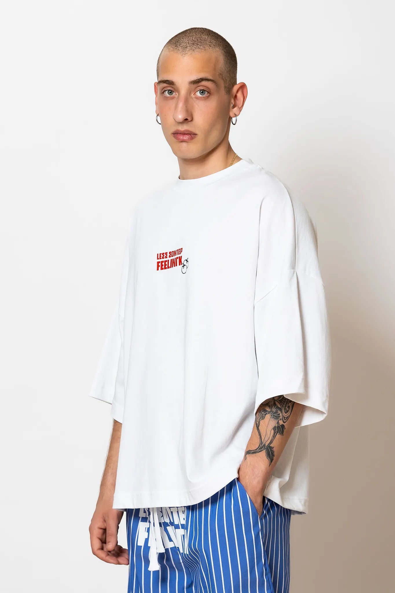 Less Sonder Feeling Xwriatiko T-shirt